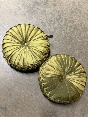 BORGATA Round Olive Green Pleated Decorative Throw Pillow - Set of 2